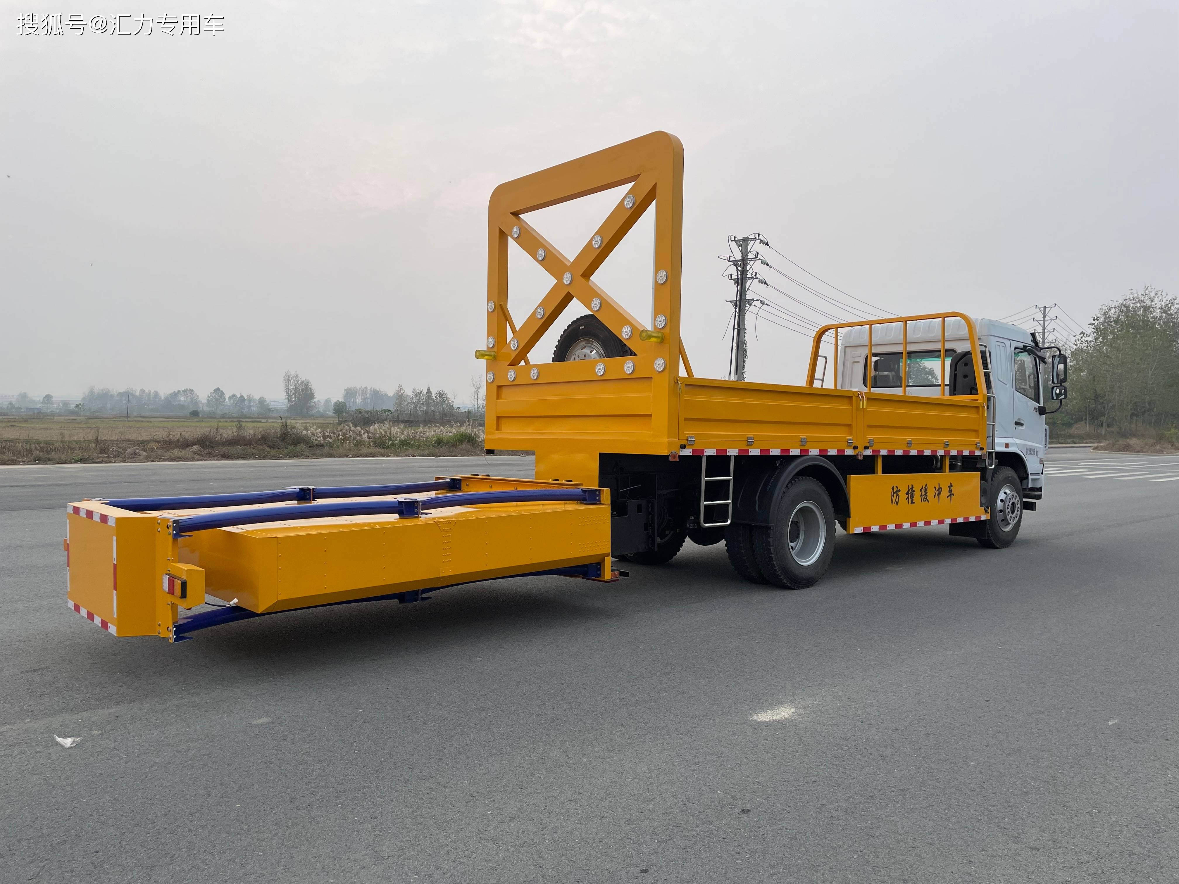 100K防撞緩沖車性價比之選 12噸高速道路施工安全工程防撞車