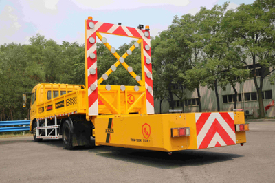 高遠圣工HGY5129TFZD6100K標配版防撞緩沖車掃路車 一體化作業的交通安全衛士